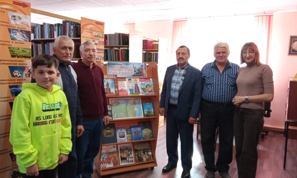 Книжная выставка "Русь могучая, Русь единая!"